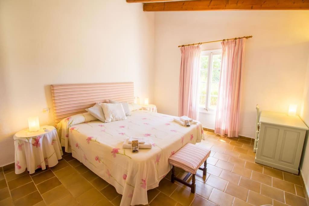 Charming With A/c And Wifi Holiday home *
