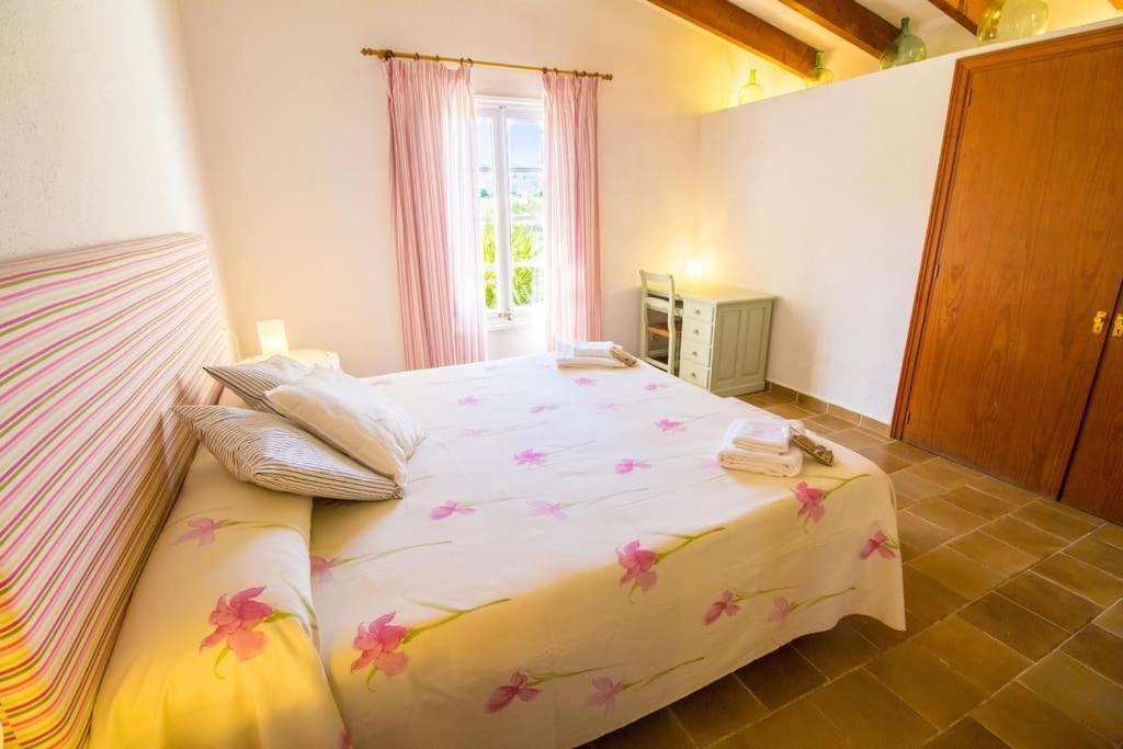 Holiday home Charming With A/c And Wifi *