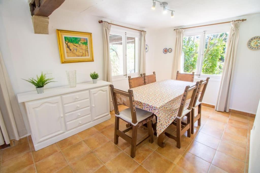Charming With A/c And Wifi Holiday home *