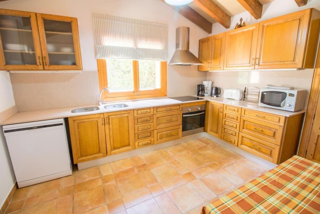 Charming With A/c And Wifi Holiday home
