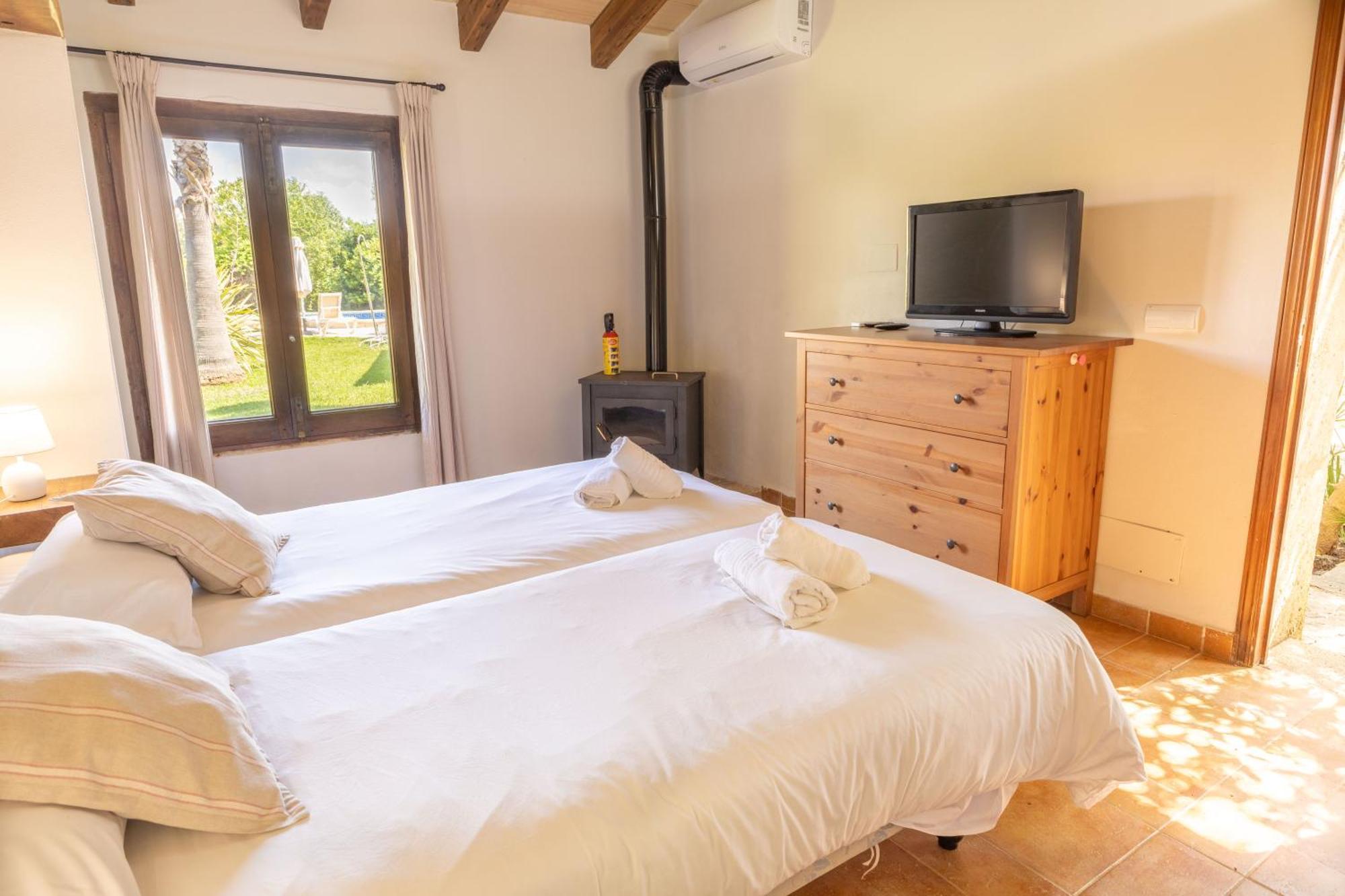 Charming With A/c And Wifi Holiday home *