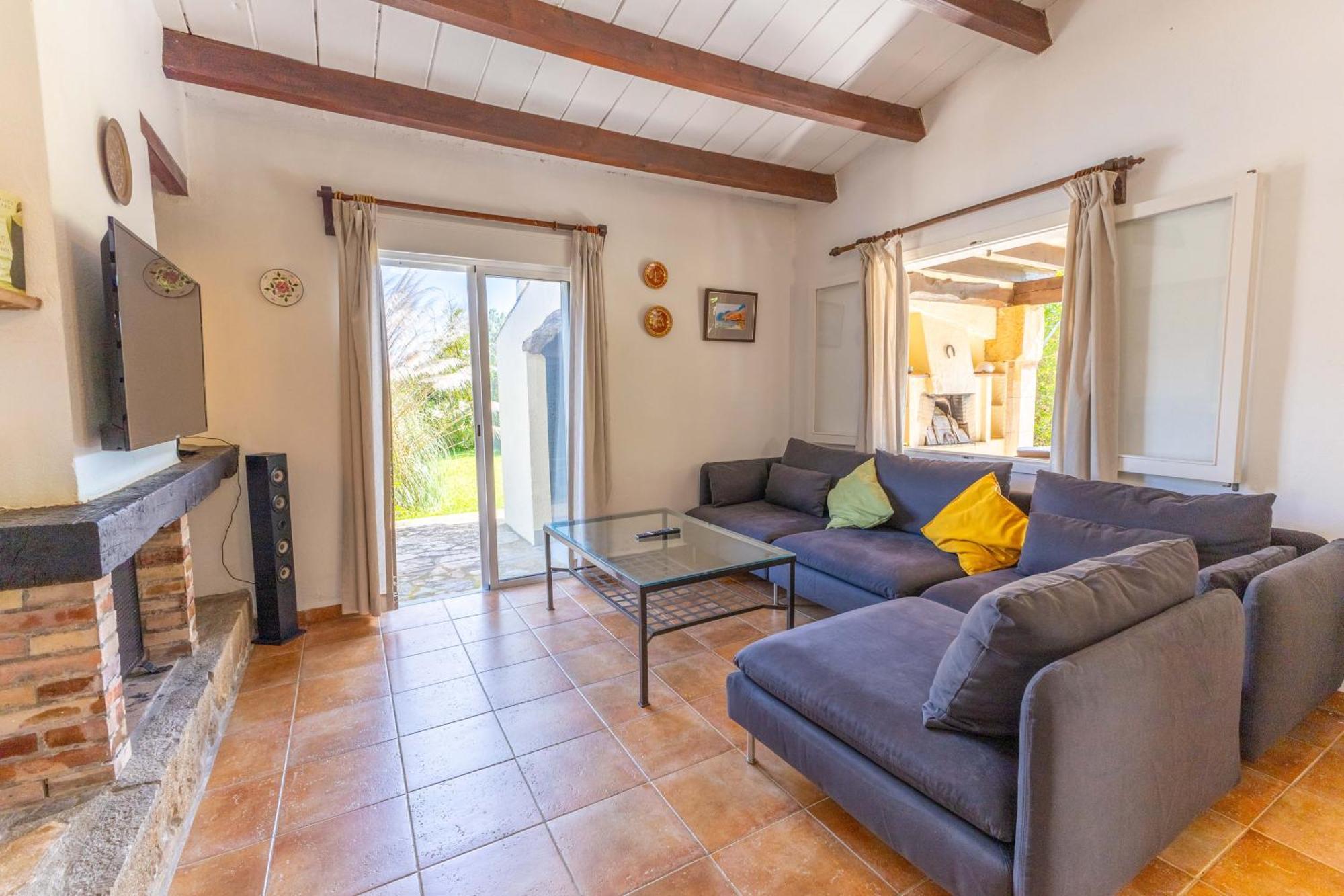 Holiday home Charming With A/c And Wifi *