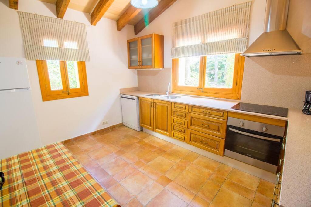 Ferienhaus Charming With A/c And Wifi
